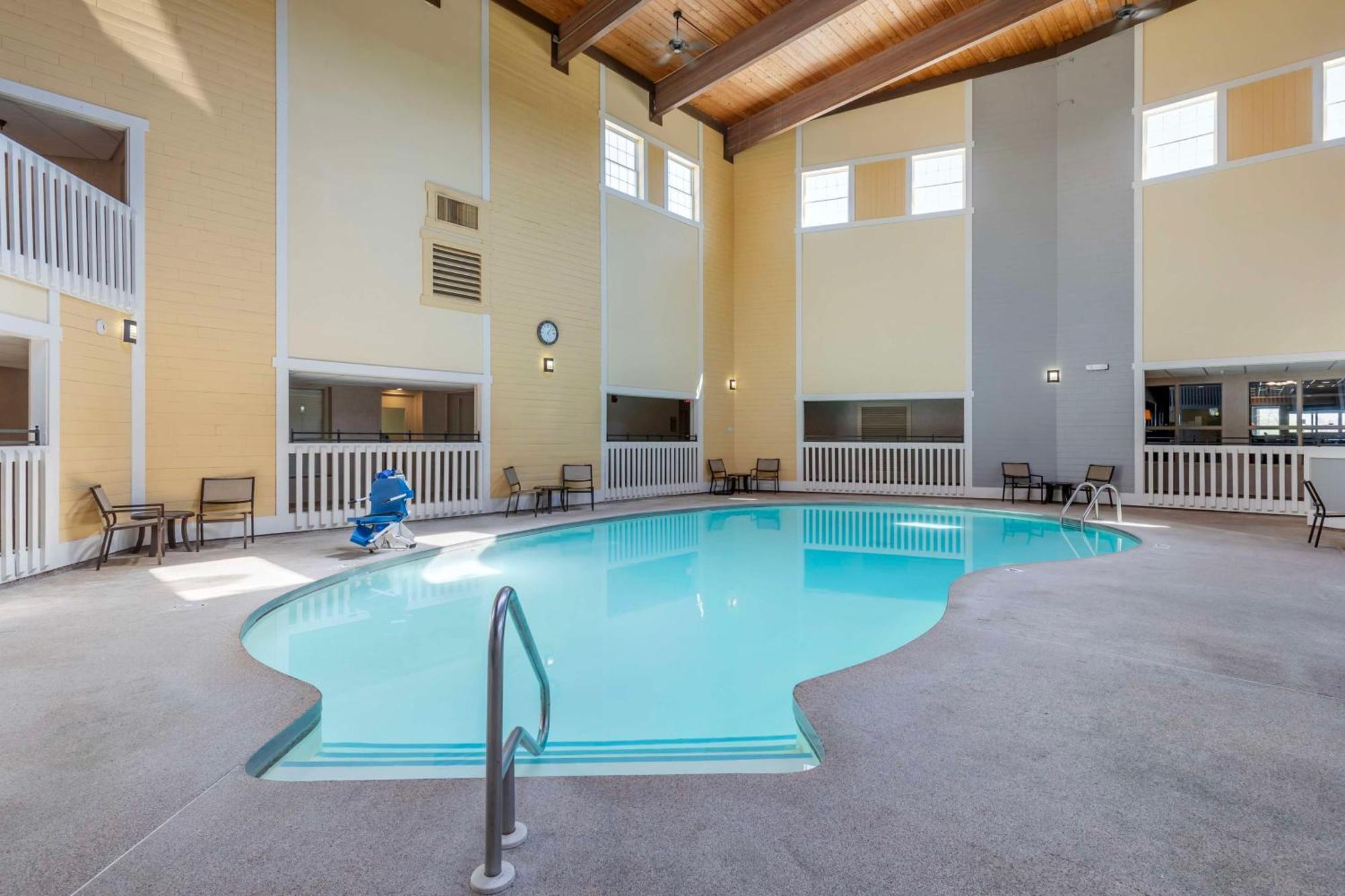 Best Western Plus Steeplegate Inn Davenport Exterior foto